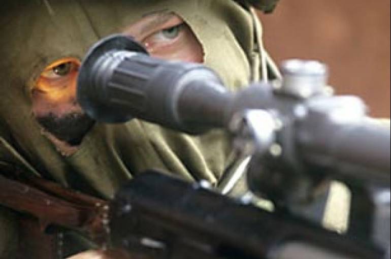 Снайпер «правосеков» открыл огонь по украинским пограничникам – не поделили мзду