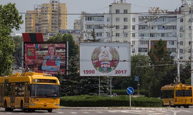 Приднестровцам вернули советские паспорта