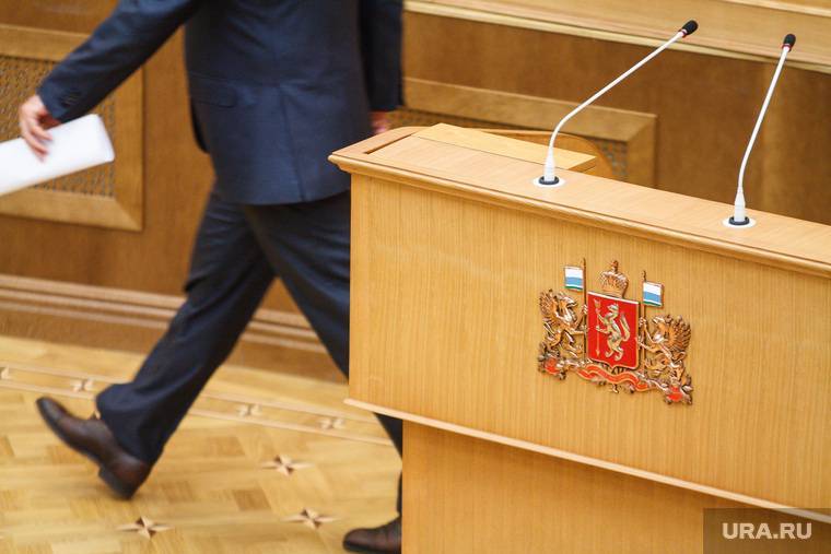 Прокуратура отбирает мандаты у 200 свердловских депутатов