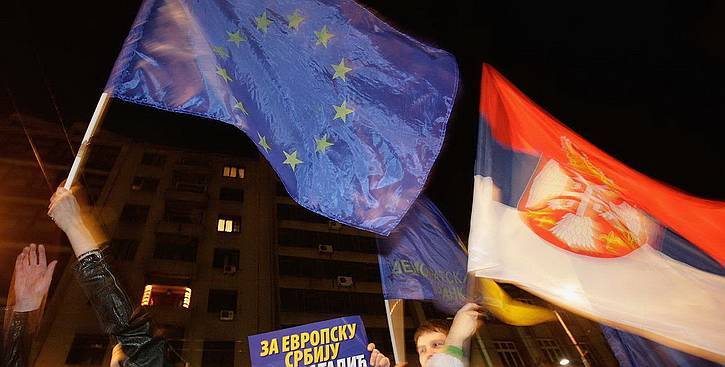 Пророссийская партия отказалась от участия в сербском Майдане