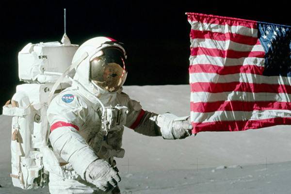 Рогозин назвал планы НАСА по высадке на Луну ширмой