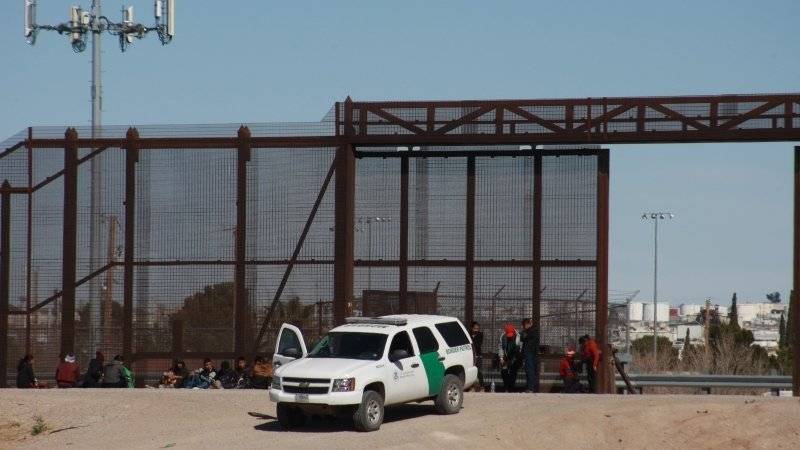 Трамп хочет отправить дополнительные силы на границу с Мексикой
