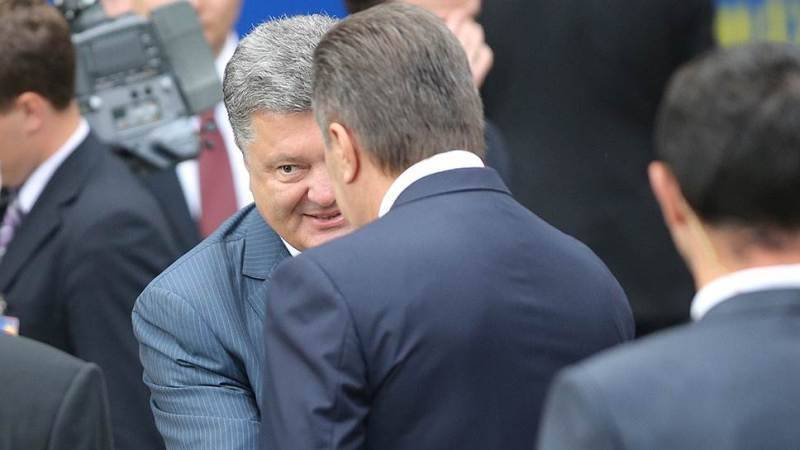 Зеленский окружён аферистами из команд Порошенко и Януковича