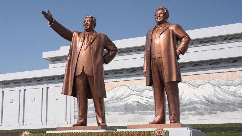 День рождения Ким Ир Сена отмечают в КНДР