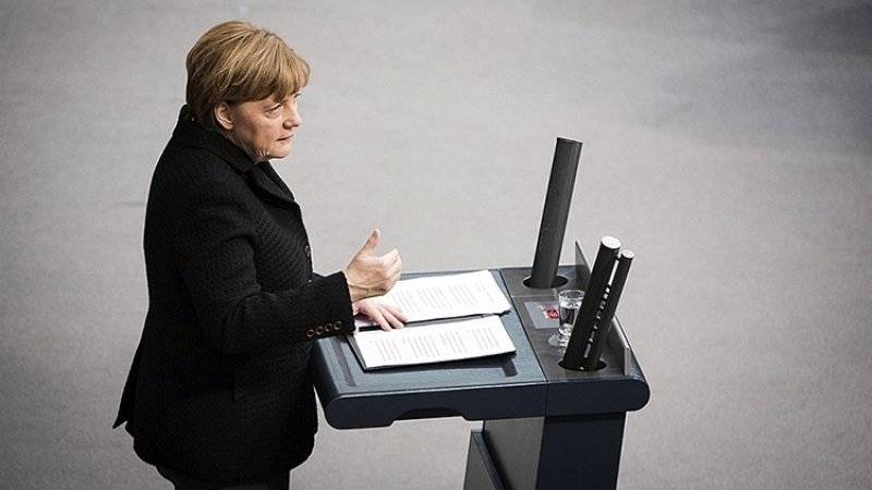 Меркель глубоко потрясена пожаром в Нотр-Даме