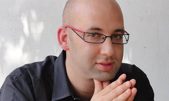 Одиозный фейкомет из Израиля отрицает свою работу на Порошенко