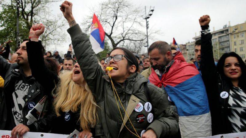 Даже западные СМИ признали провал майдана в Сербии