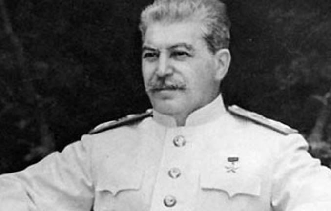 Правнук Сталина назвал «моральными уродами» поклонников вождя
