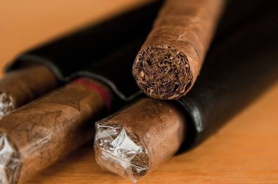 В России проведут эксперимент по маркировке сигар и биди