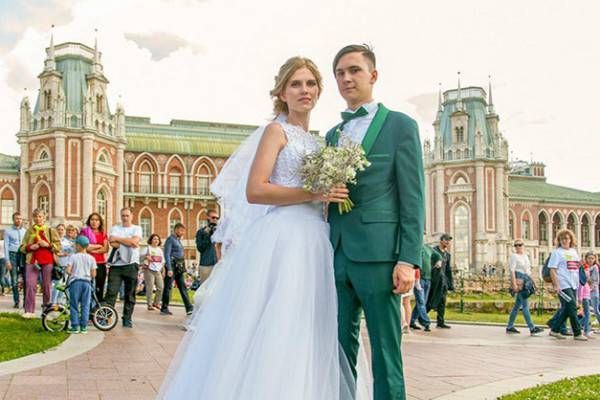 Стадионы и бизнес-центры: в Москве откроются 20 необычных площадок для бракосочетаний