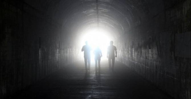 Разгадана тайна "света в конце тоннеля", который видят люди в состоянии клинической смерти