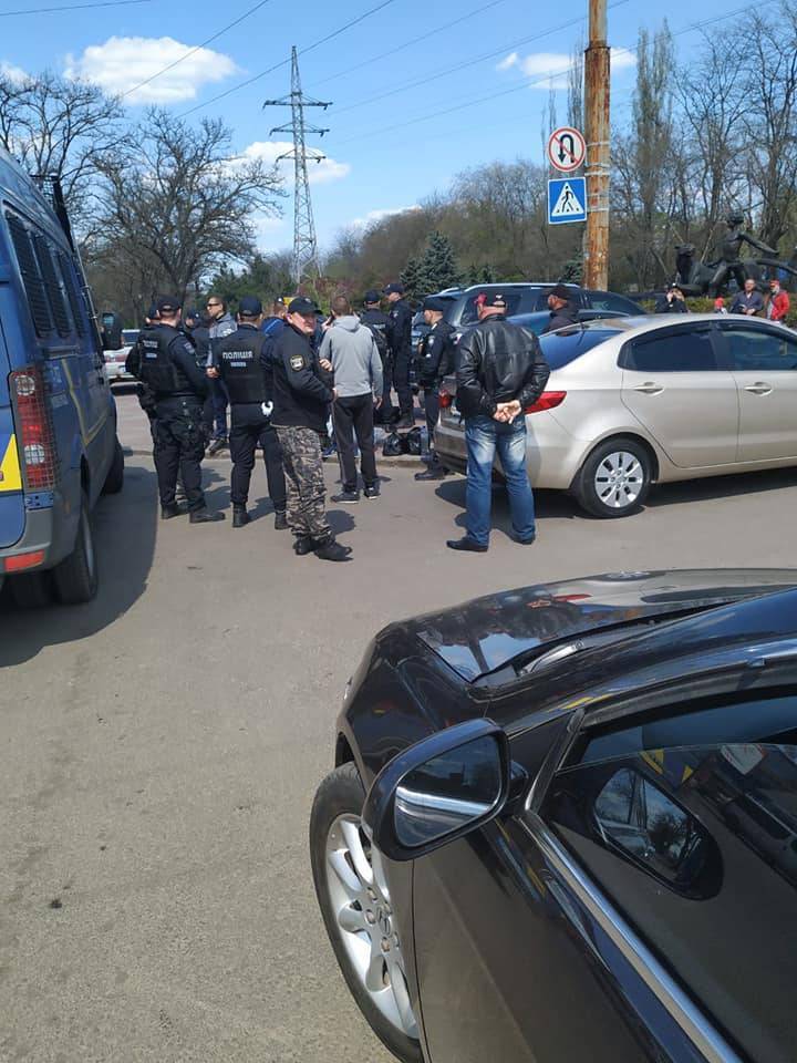 В Николаеве вооруженные люди попытались сорвать выборы