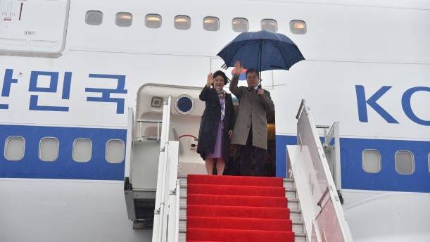 Глава Южной Кореи улетел из Узбекистана | Вести.UZ