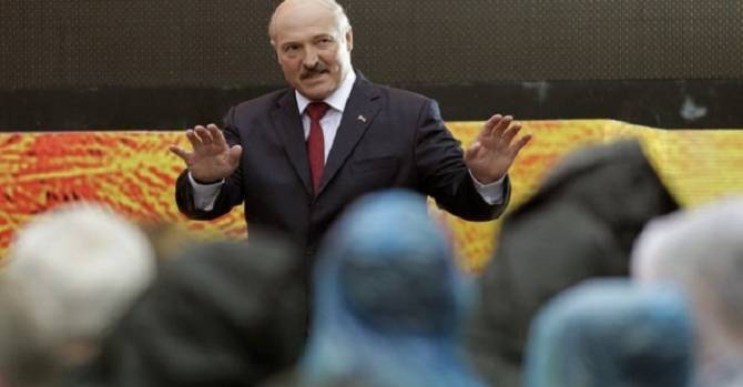 Депутаты проглотили роспуск парламента. Какие вопросы не задали Лукашенко