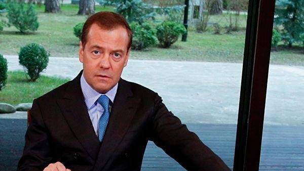 Дмитрий Медведев - Медведев не исключил полного запрета пластика в России - govoritmoskva.ru