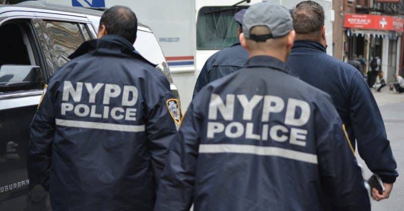 Ошибка молодого офицера NYPD привела к гибели его лучшего друга и увольнению из полиции