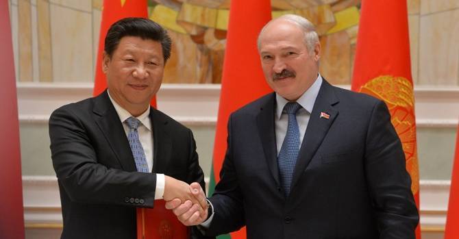Лукашенко летит в Китай