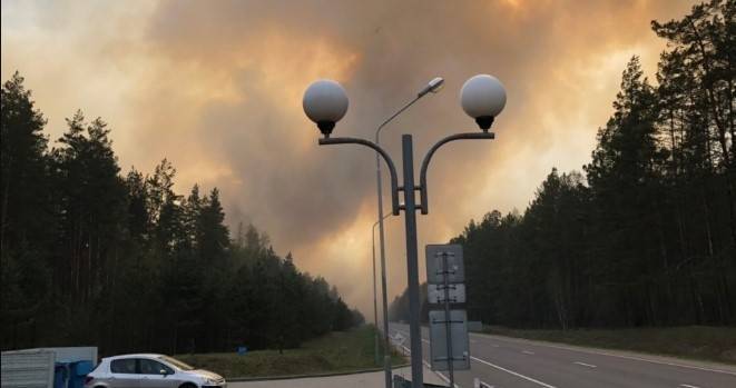 Лесной пожар возле "Привалки" тушили 346 спасателей