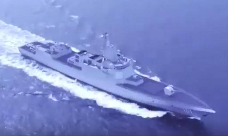Китай на параде в Циндао впервые показал новейший эсминец типа 055