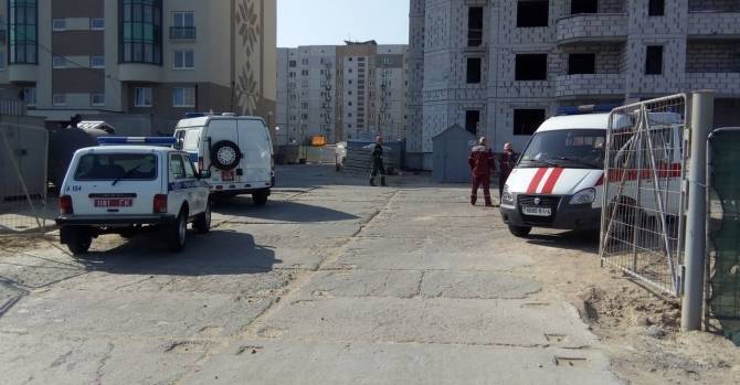В Гродно строитель упал с многоэтажки и погиб