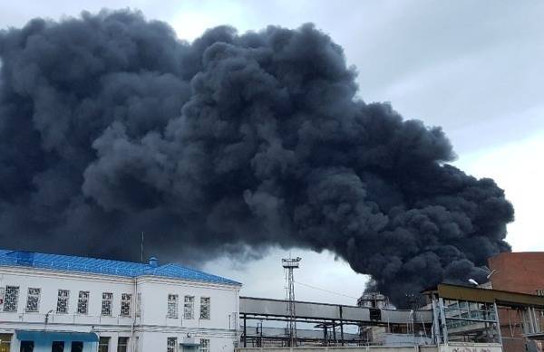 Площадь пожара на заводе «Красмаш» в Красноярске достигла 24 тыс. кв. метров