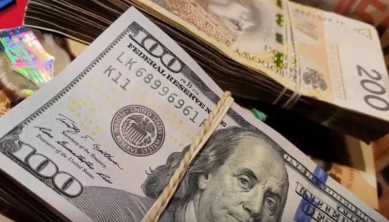 Эксперты озвучили успехи России в отказе от американского доллара