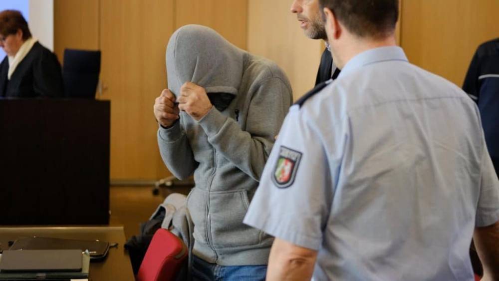 Иранца, убившего женщину в Дюссельдорфе, приговорили к пожизненному заключению