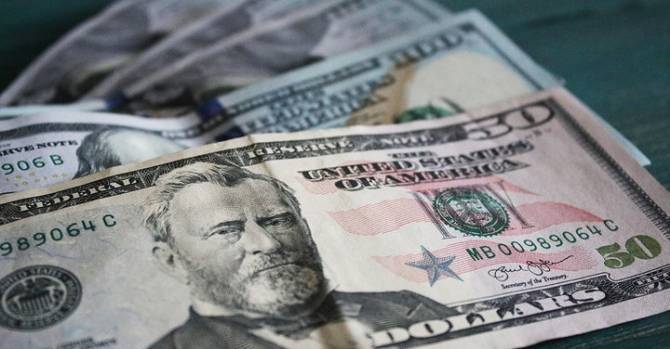 Подешевеет ли доллар до 2 рублей? Эксперты прогнозируют, что будет на валютном рынке в мае