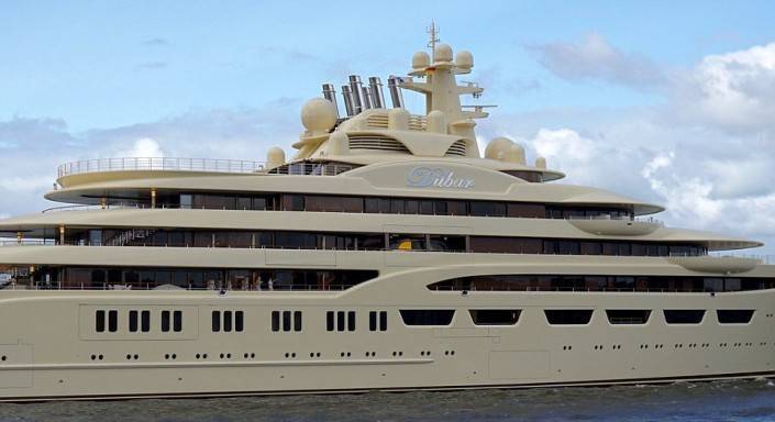 Forbes: яхта Алишера Усманова пришвартовалась в Италии | Вести.UZ
