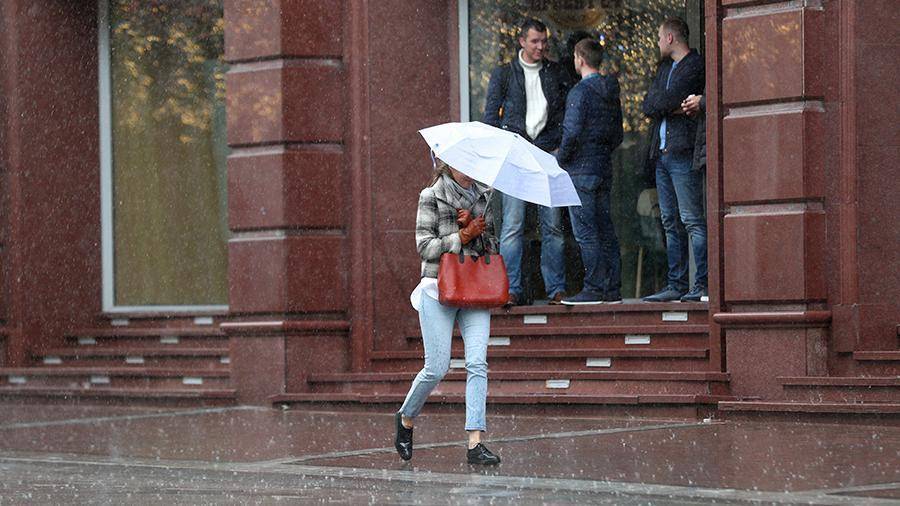 Синоптики предупредили москвичей о дождях и грозах