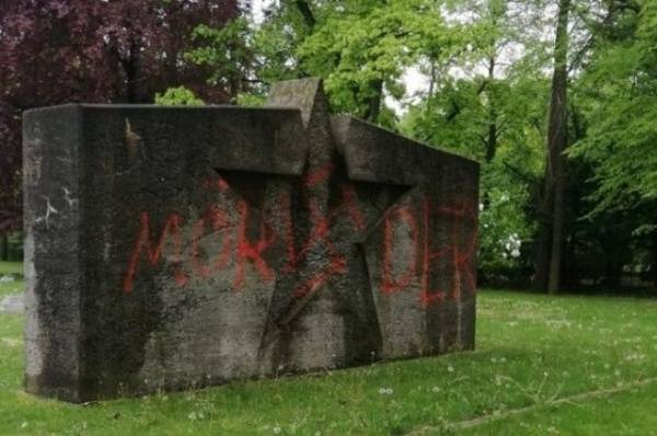 В Германии расследуют осквернение могил на советском кладбище в Шпремберге