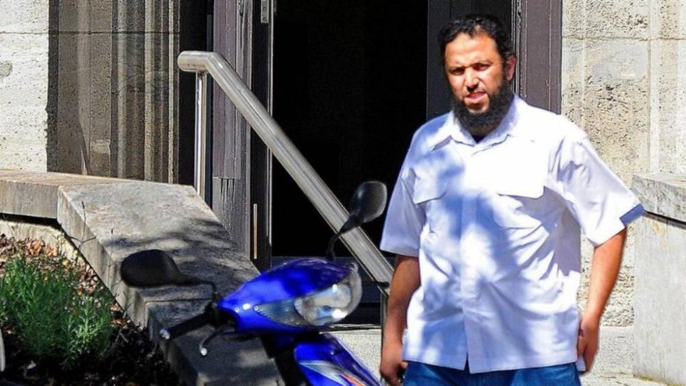 Бывший телохранитель Усамы бен Ладена попытался оспорить депортацию в суде