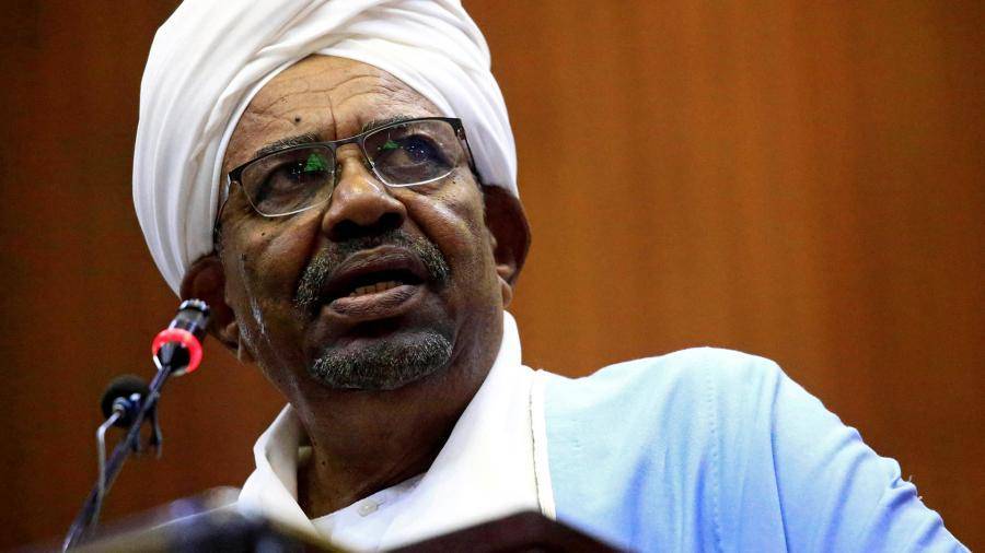 Экс-президент Судана признался в коррупции