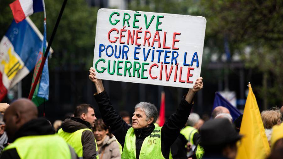 Около 19 тыс. «желтых жилетов» вышли на протест во Франции