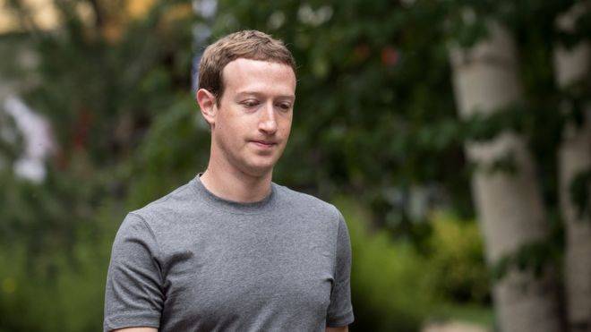 Цукерберг выступил против разделения Facebook