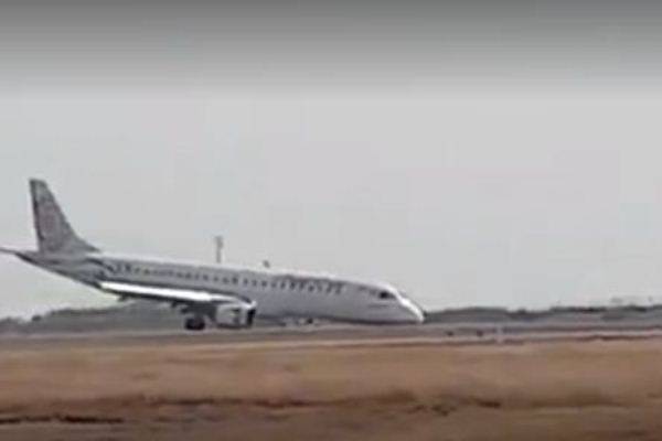 Пассажирский самолёт с заклинившим шасси аварийно приземлился в аэропорту Мьянмы