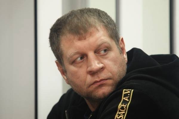 Александра Емельяненко задержали в Москве за распитием алкоголя в общественном месте