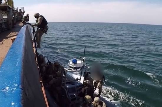 Украинские военные провели учения по захвату судов в открытом море