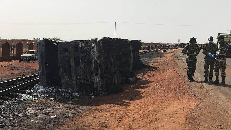 Число жертв взрыва бензовоза в Нигере выросло до 76