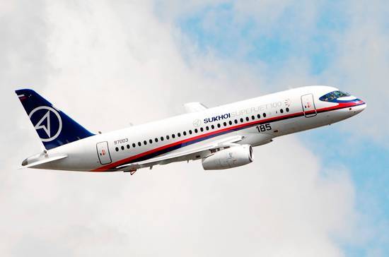 Летевший из Москвы в Самару Sukhoi Superjet 100 вернулся в Шереметьево