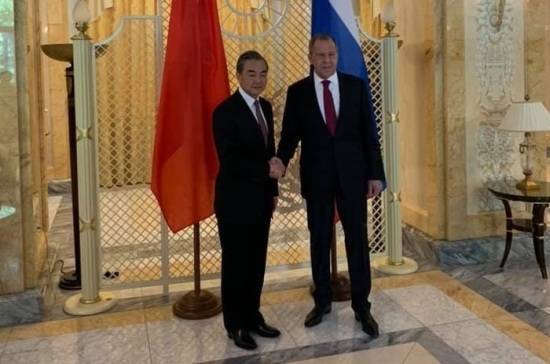 Путин примет глав МИД России и Китая после их переговоров в Сочи