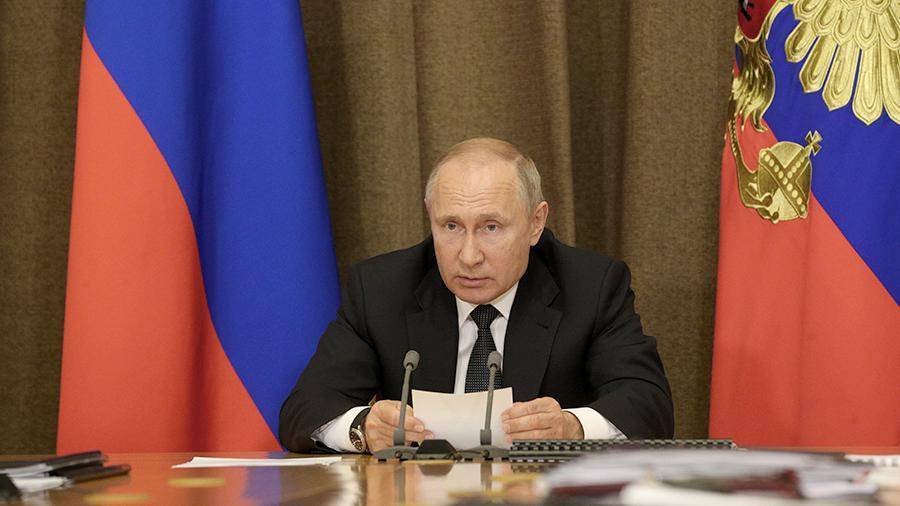 Путин пообещал не допустить развала оборонных предприятий