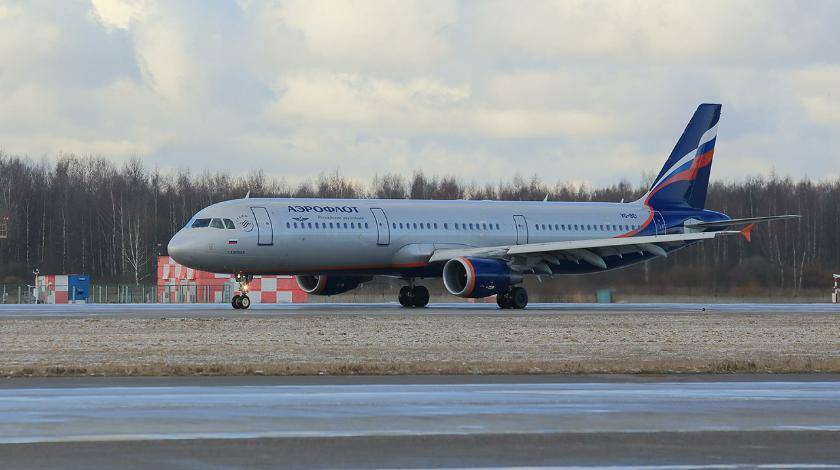Самолет "Аэрофлота" идет на экстренную посадку в аэропорту "Шереметьево"