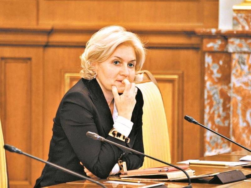 Вице-премьера Ольгу Голодец украшает "блеск и нищета" ее родственников