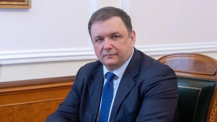 Главу Конституционного суда Украины отправили в отставку