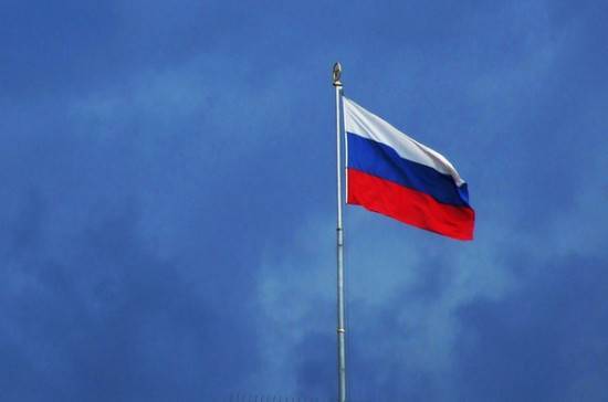 Кабмин внёс в Госдуму проект об упрощении получения вида на жительство в России