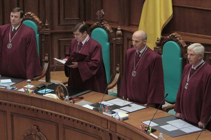 В команде Зеленского оценили «переворот» с отставкой главы Конституционного суда