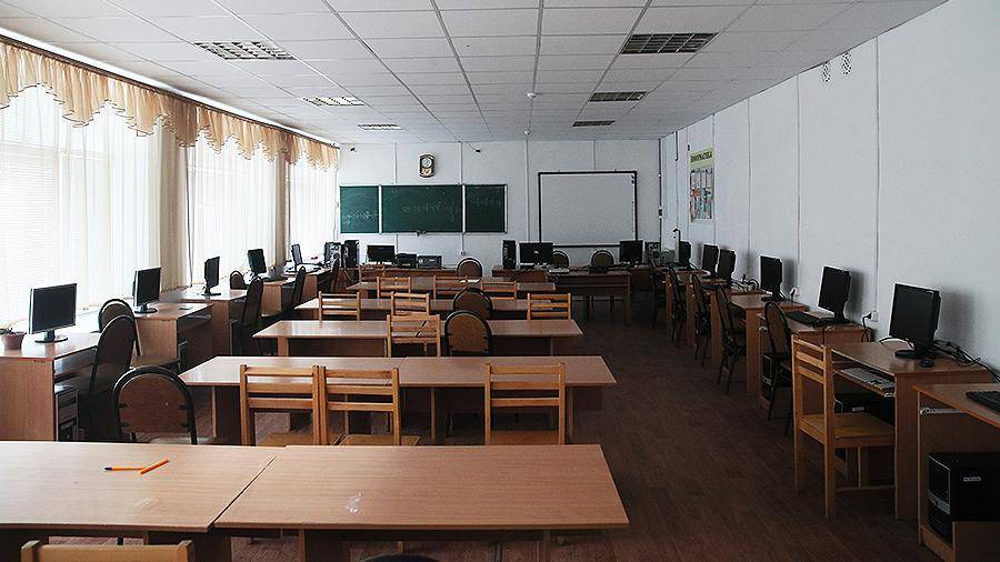 В Южно-Сахалинске уволили оскорбившую школьницу учительницу