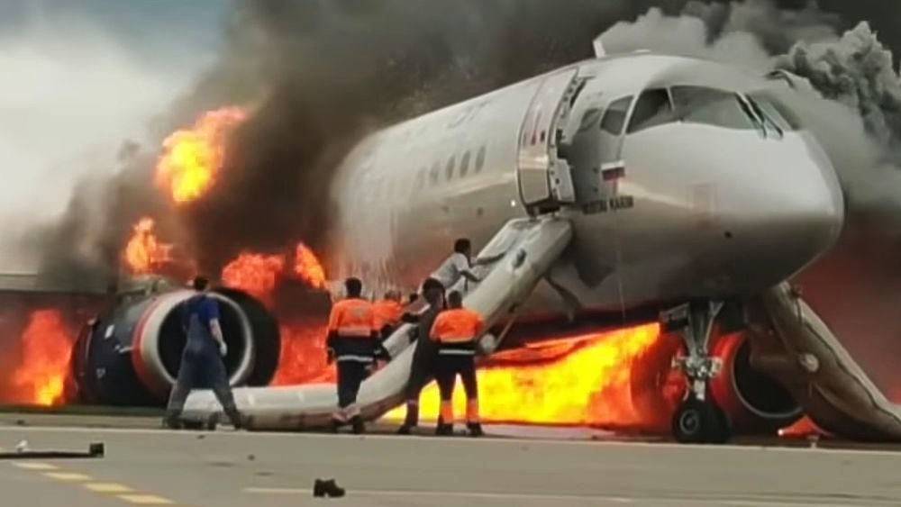 Эксперты указали на ошибки пилотов сгоревшего в «Шереметьево» Superjet 100&nbsp;— «Ъ»