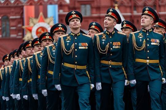 В России изменятся правила ношения наград на парадной форме военных